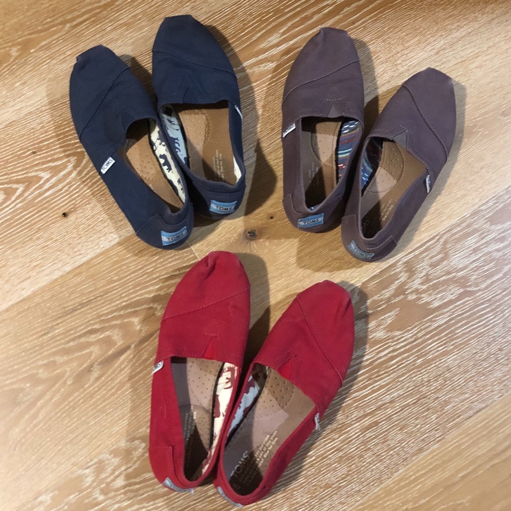 TOMS SHOES CLASSIC ALPARGATA BUNDLE SIZE 7 IN RED, BLUE, AND GREY